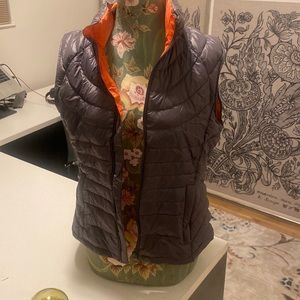 Goose down vest grey/ orange